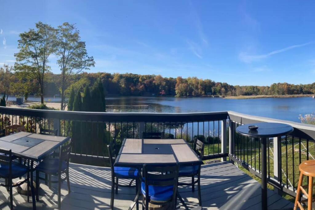 Mountain Lake Retreat - Hot Tub, Lake, Fire Pit, Wineries, Restaurant Harper's Ferry Esterno foto