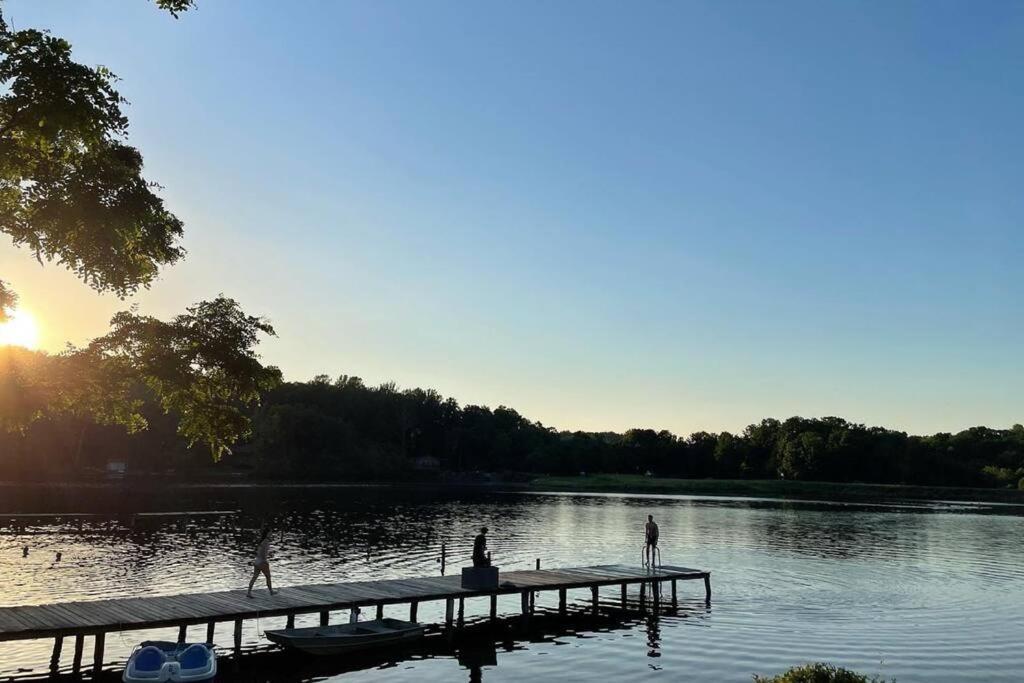 Mountain Lake Retreat - Hot Tub, Lake, Fire Pit, Wineries, Restaurant Harper's Ferry Esterno foto