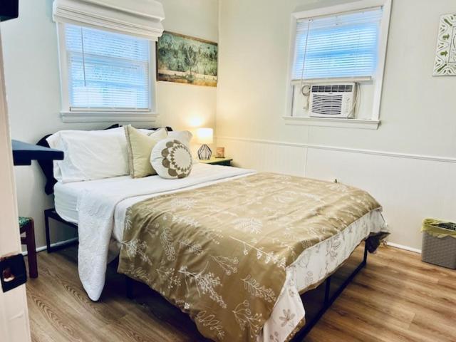 Mountain Lake Retreat - Hot Tub, Lake, Fire Pit, Wineries, Restaurant Harper's Ferry Esterno foto