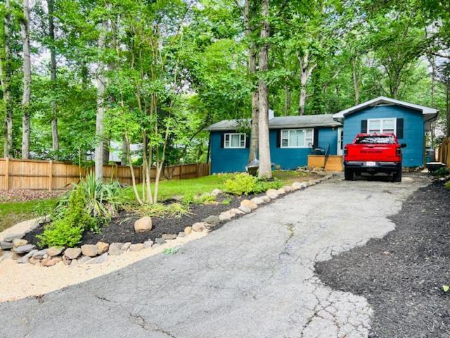 Mountain Lake Retreat - Hot Tub, Lake, Fire Pit, Wineries, Restaurant Harper's Ferry Esterno foto
