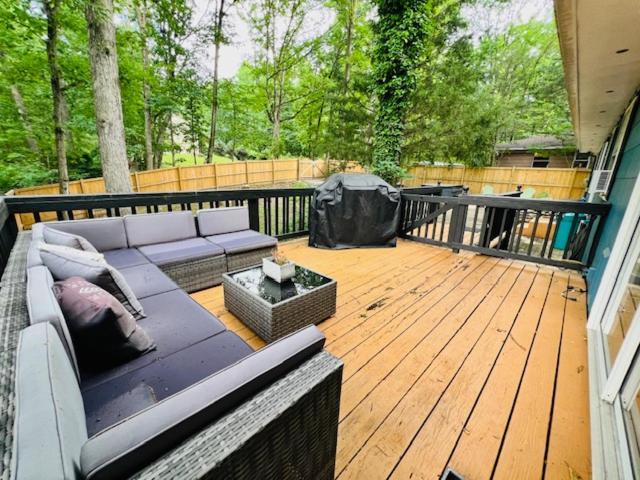 Mountain Lake Retreat - Hot Tub, Lake, Fire Pit, Wineries, Restaurant Harper's Ferry Esterno foto