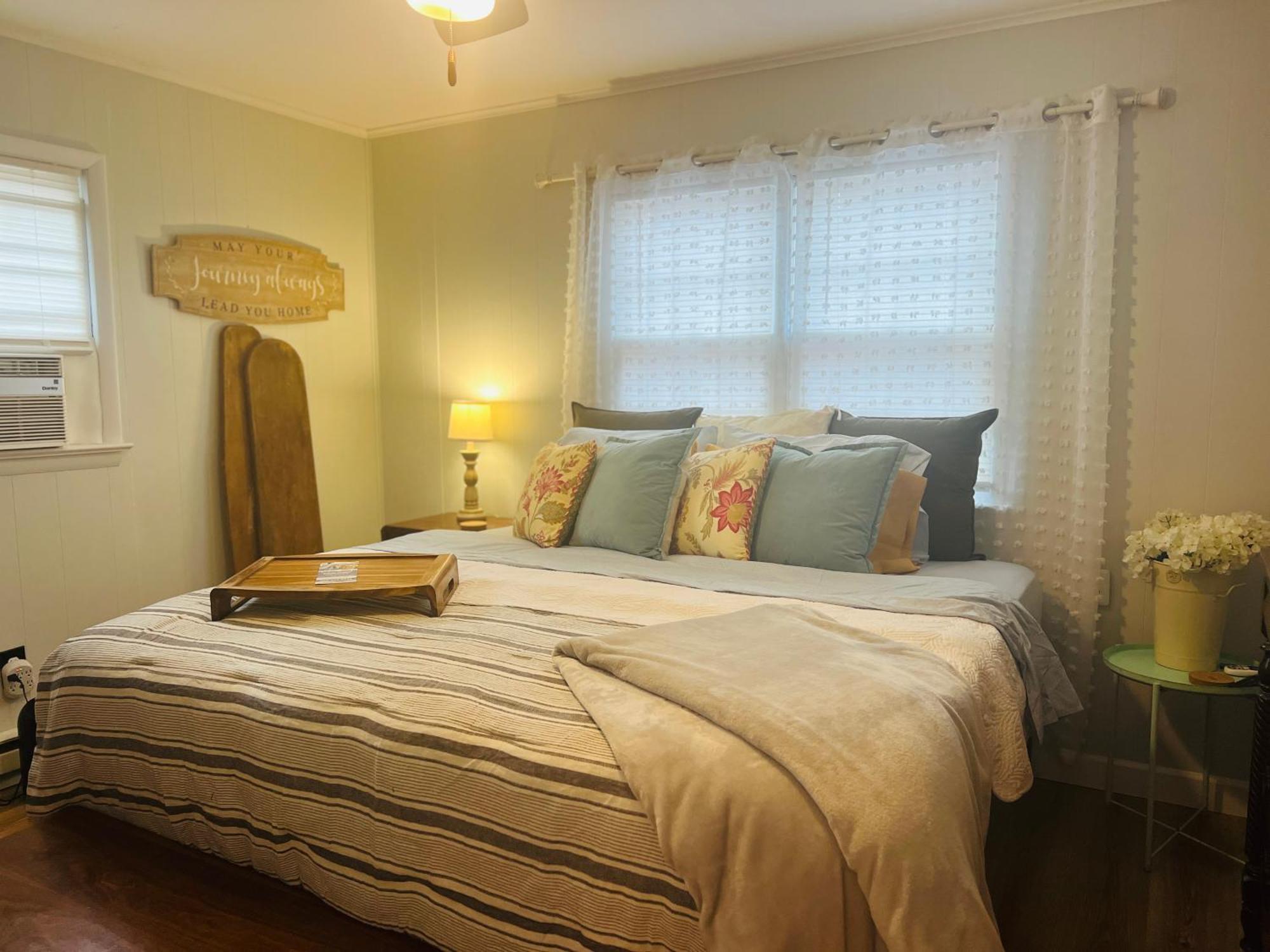 Mountain Lake Retreat - Hot Tub, Lake, Fire Pit, Wineries, Restaurant Harper's Ferry Esterno foto