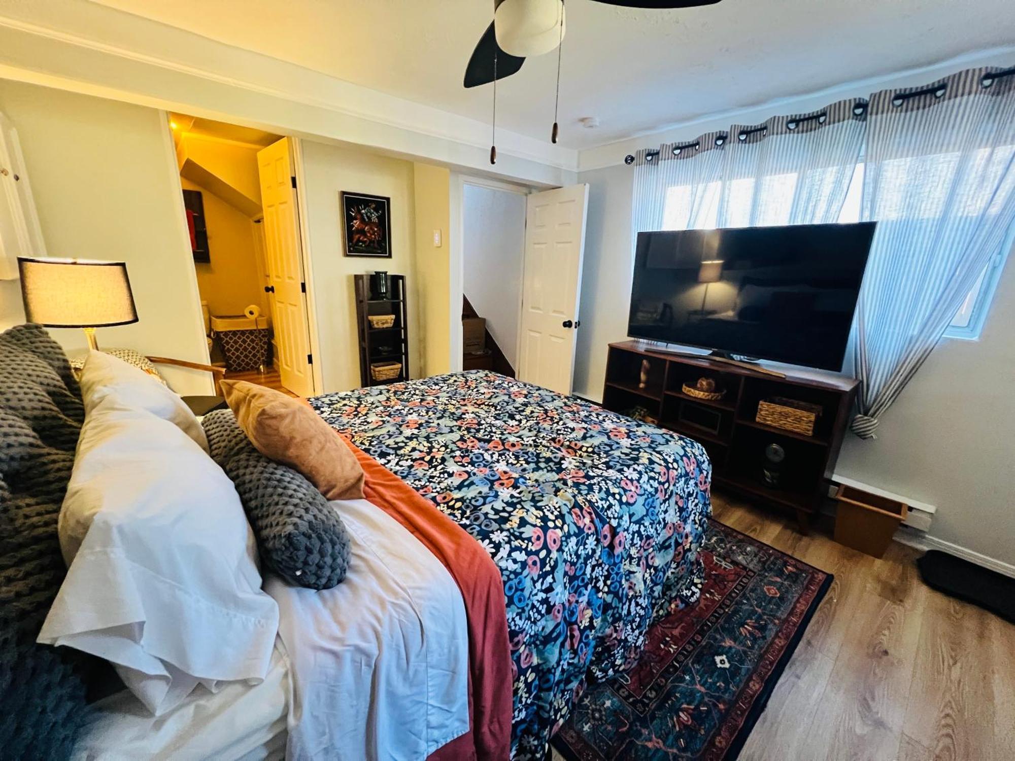 Mountain Lake Retreat - Hot Tub, Lake, Fire Pit, Wineries, Restaurant Harper's Ferry Esterno foto